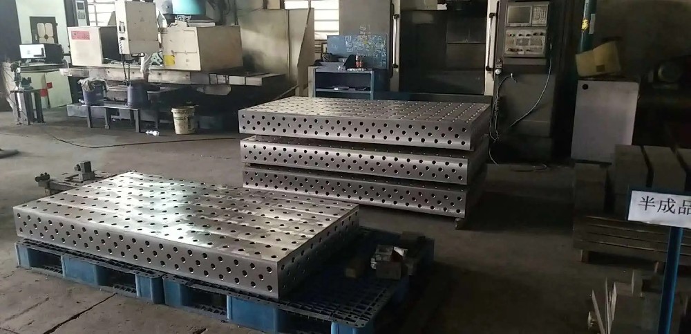對鑄鐵平板進行熱加工有什么好處？